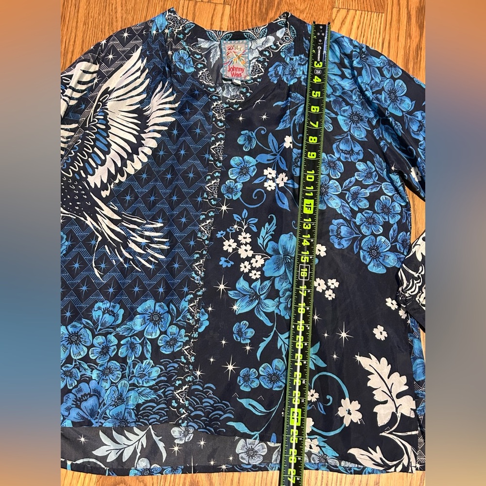 Johnny Was Phoenix Tate 100% Silk Boho Patchwork Top | Blue‎ Floral M - Picture 6 of 9